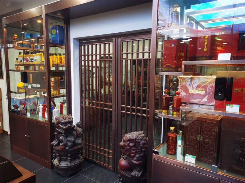 镀钛金展柜